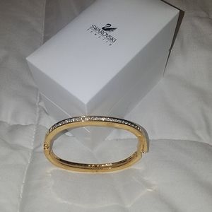 ☘ NWOT Vintage Swarovski bangle bracelet